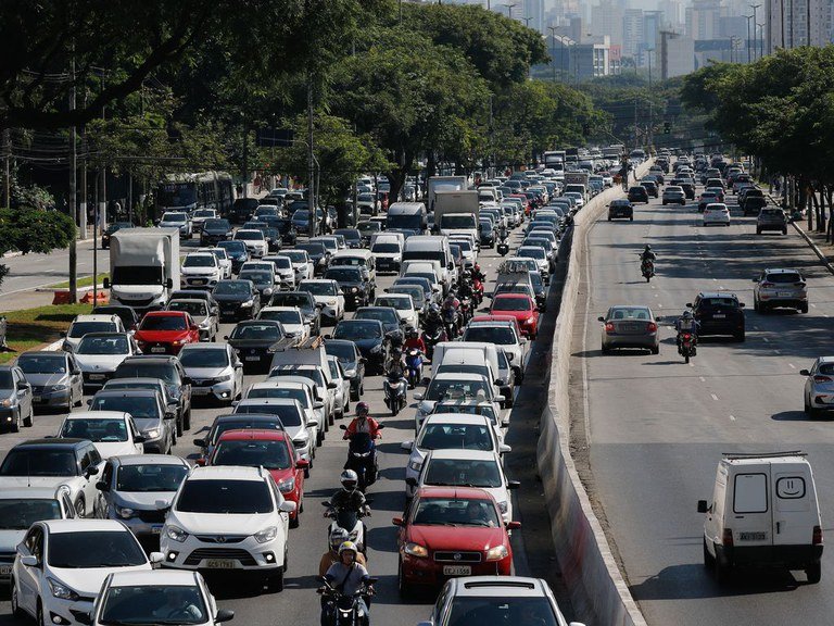 Governo Federal lança enquete inédita para escolha do tema das campanhas de trânsito em 2024 — Ministério dos Transportes