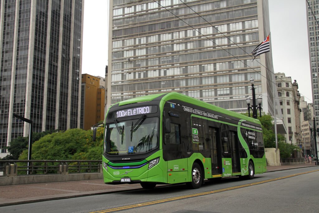 Volvo inicia demonstração de seu ônibus 100% elétrico em São Paulo