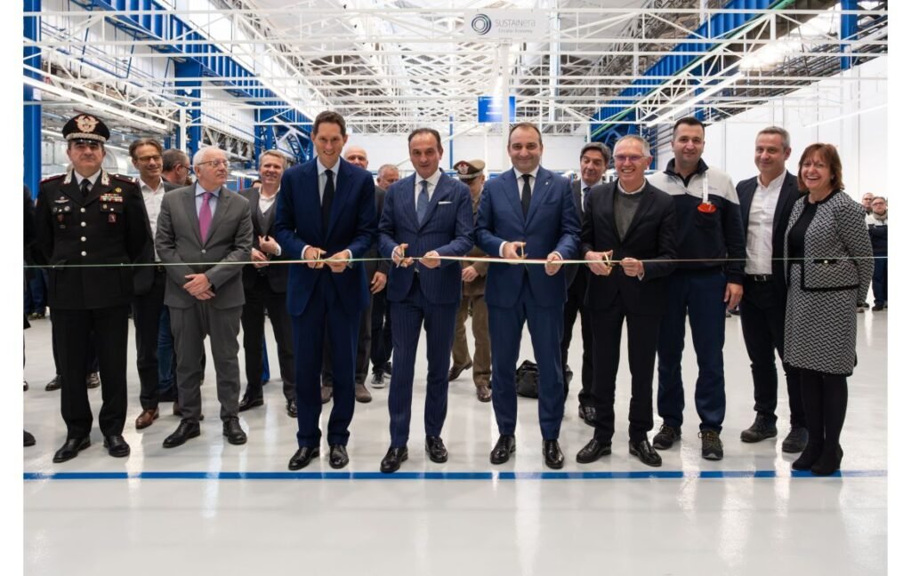 Stellantis inaugura seu primeiro Hub de Economia Circular em Turim, Itália | Stellantis